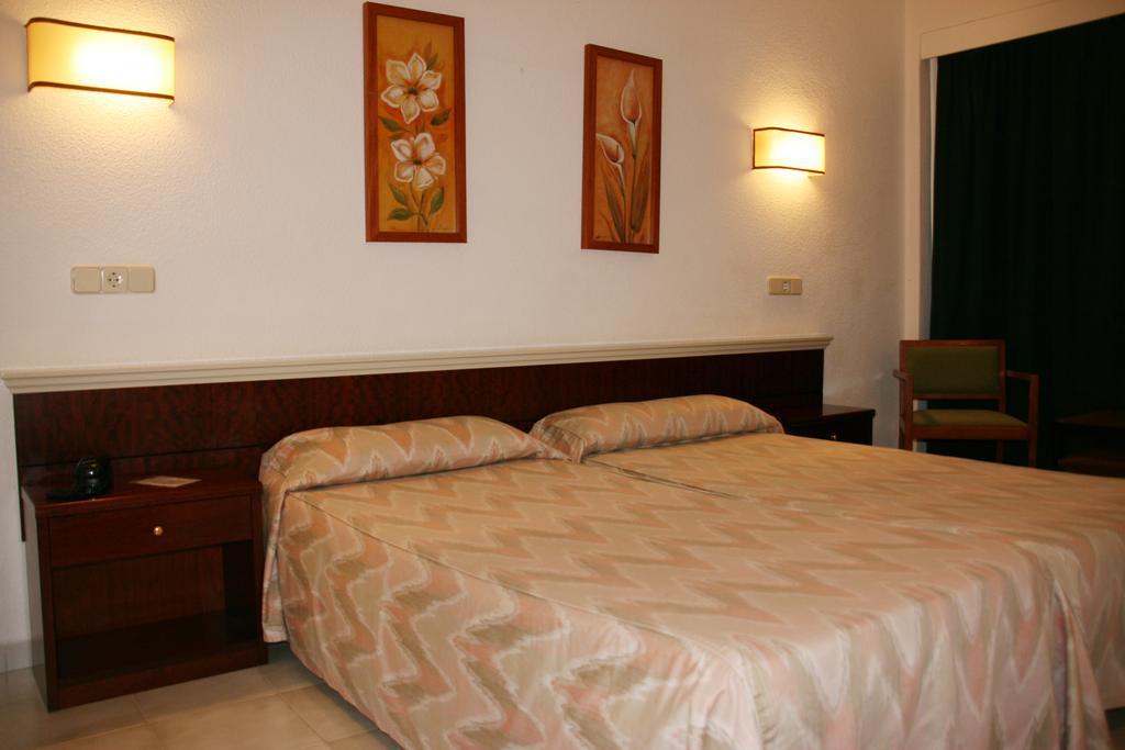 Hotel La Nina Cala Millor  Quarto foto