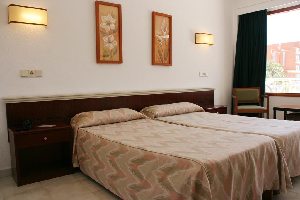 Hotel La Nina Cala Millor  Quarto foto